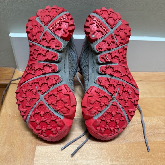 Columbia Treking Shoes - Picture 2 of 6